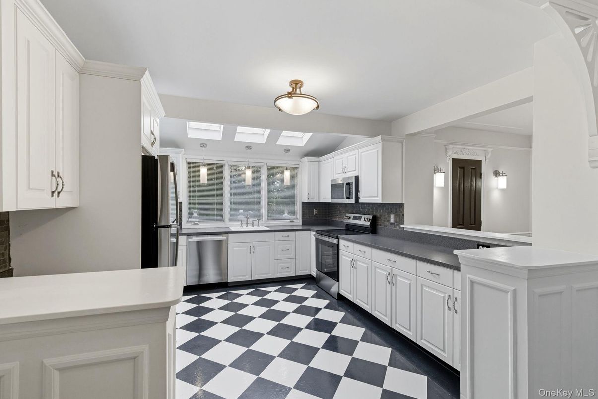 Interior, Kitchen, Stainless Steel Appliances