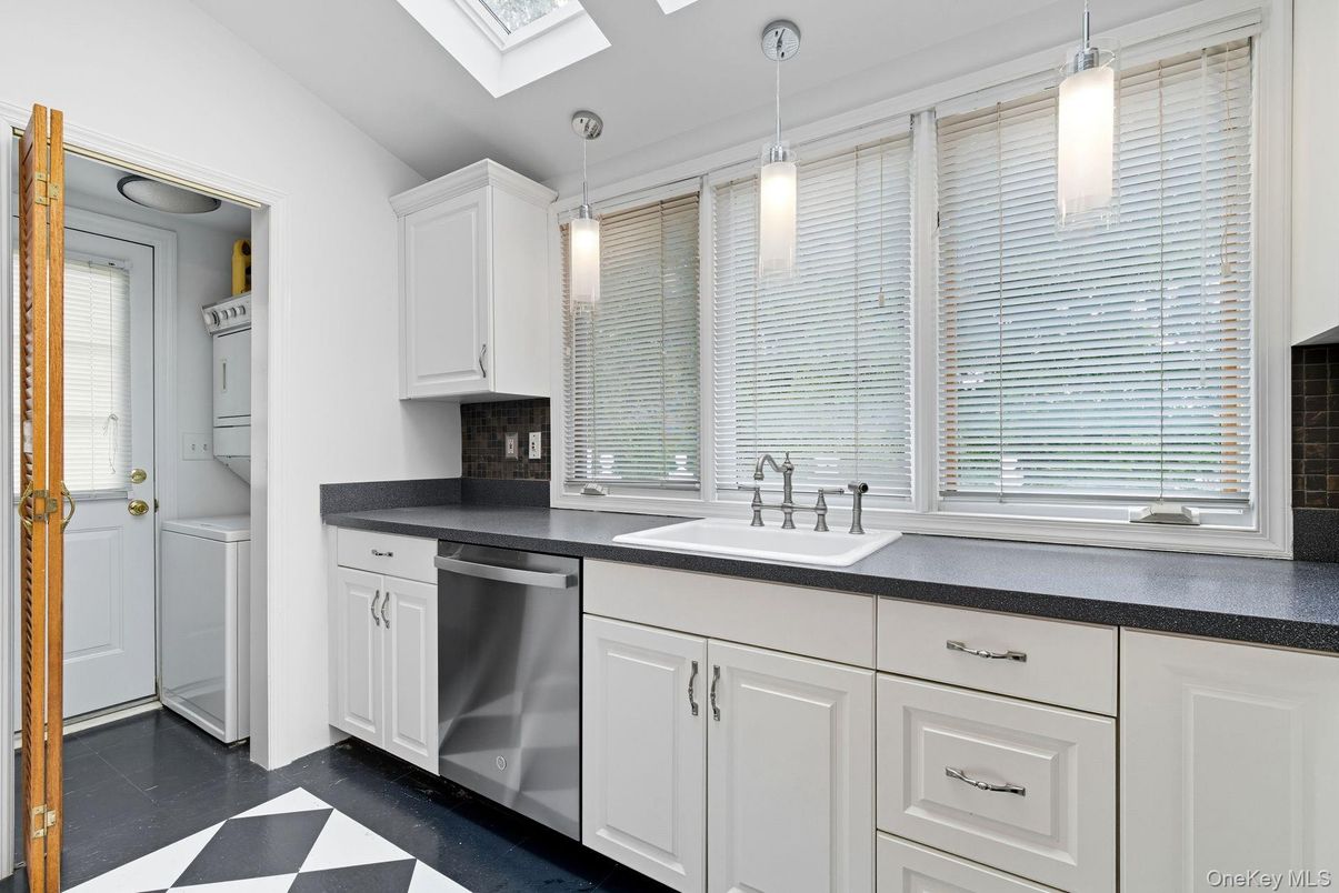 Interior, Kitchen, Pendant Lights, Washer