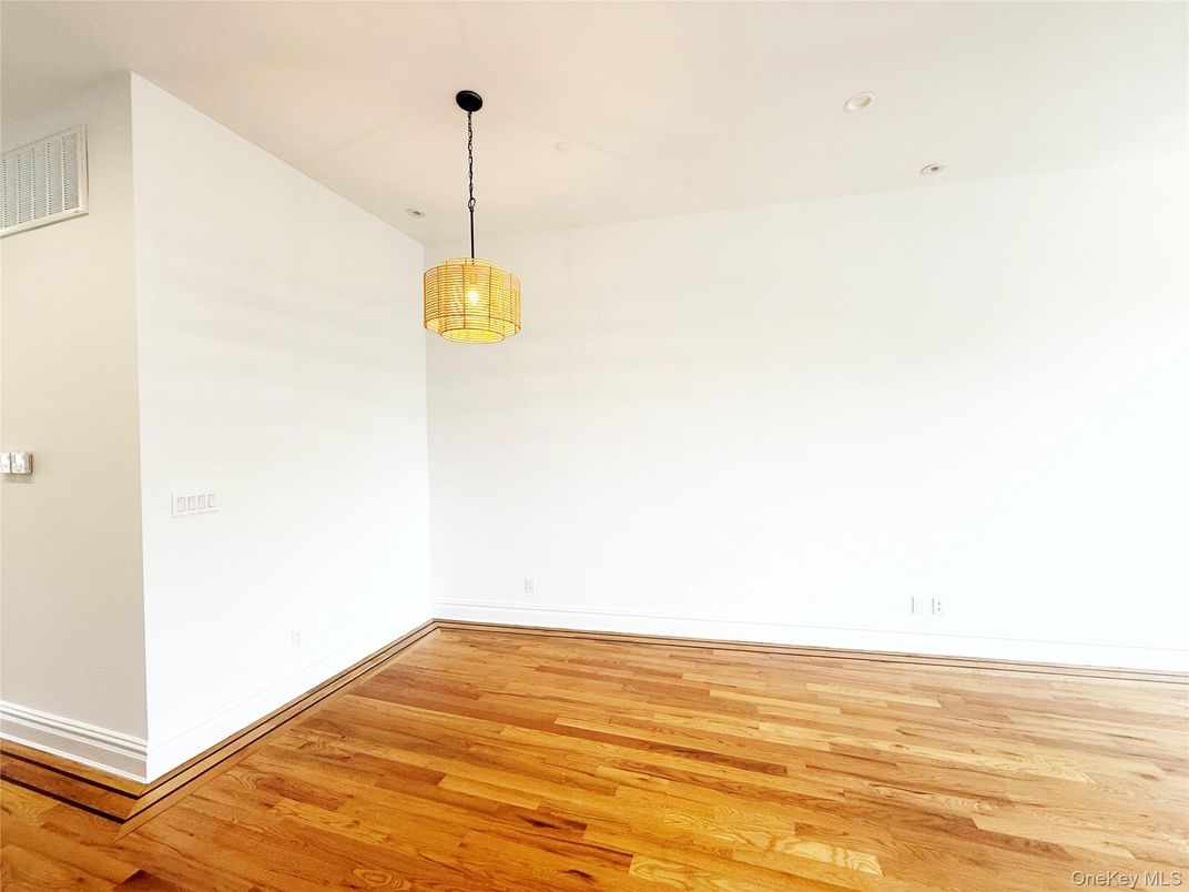 Empty room, Interior, Pendant Lights, Wood Texture Flooring