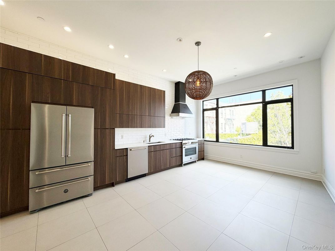 Interior, Kitchen, Pendant Lights, Recessed Lighting, Stainless Steel Appliances
