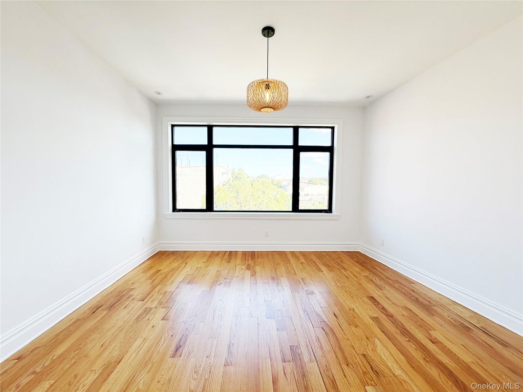 Empty room, Interior, Pendant Lights, Wood Texture Flooring