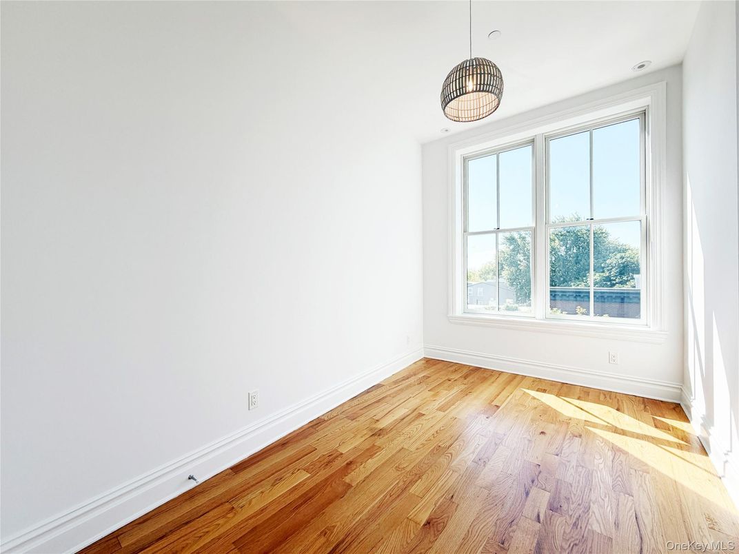 Empty room, Interior, Pendant Lights, Wood Texture Flooring