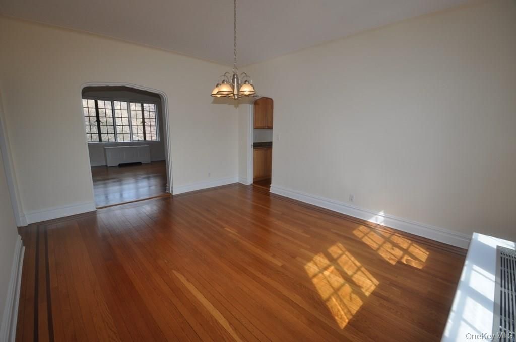Empty room, Interior, Pendant Lights, Wood Texture Flooring