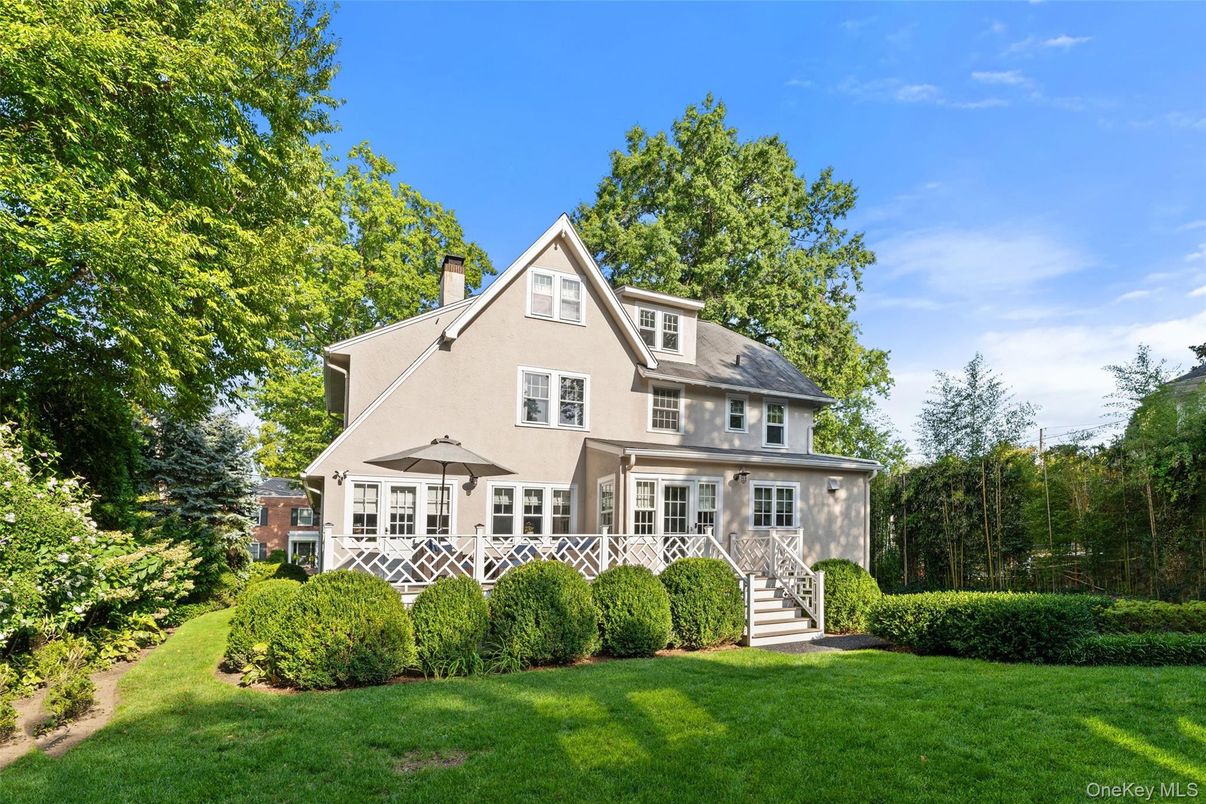 Backyard, Exterior, Facade, Queen Anne Victorian