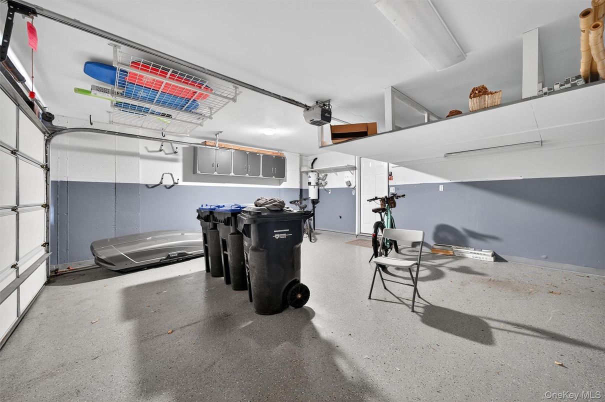 Garage, Interior