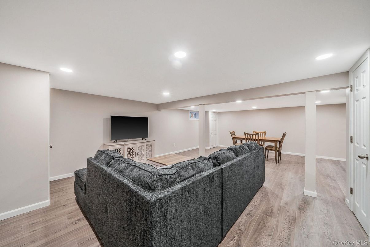 Dining room, Interior, Living room, Recessed Lighting, Wood Texture Flooring