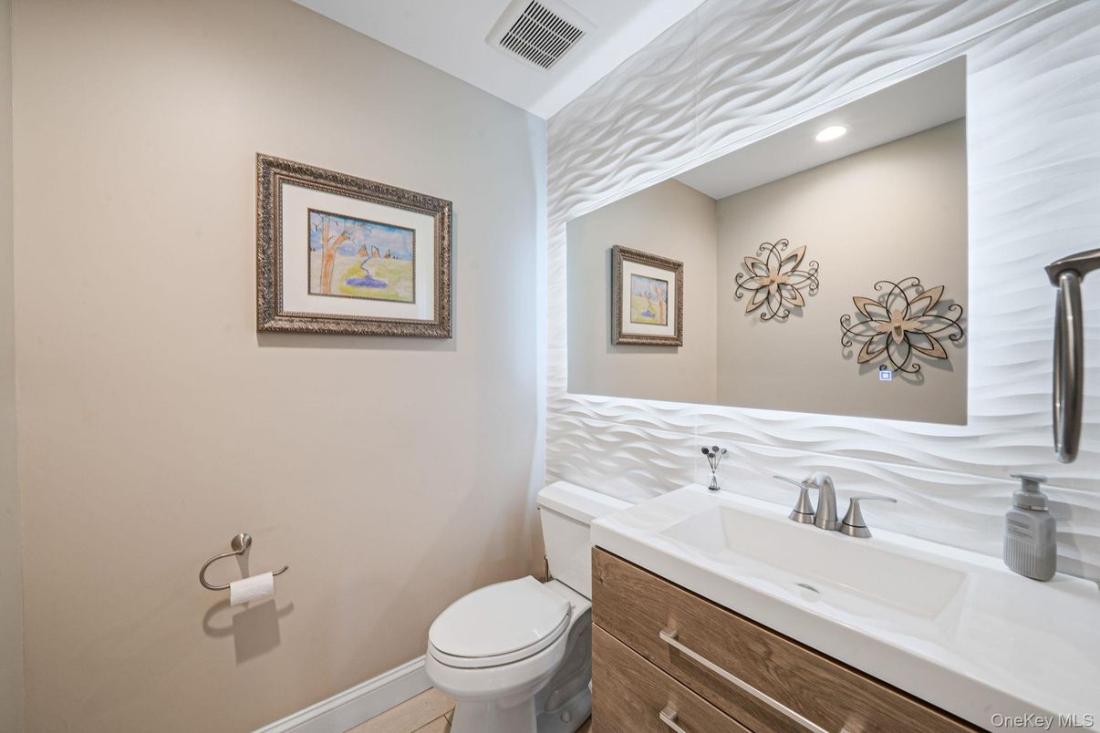 Bathroom, Interior, Recessed Lighting