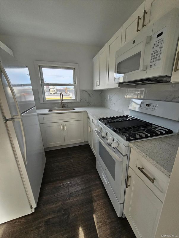 Interior, Kitchen, Marble Walls, Wood Texture Flooring