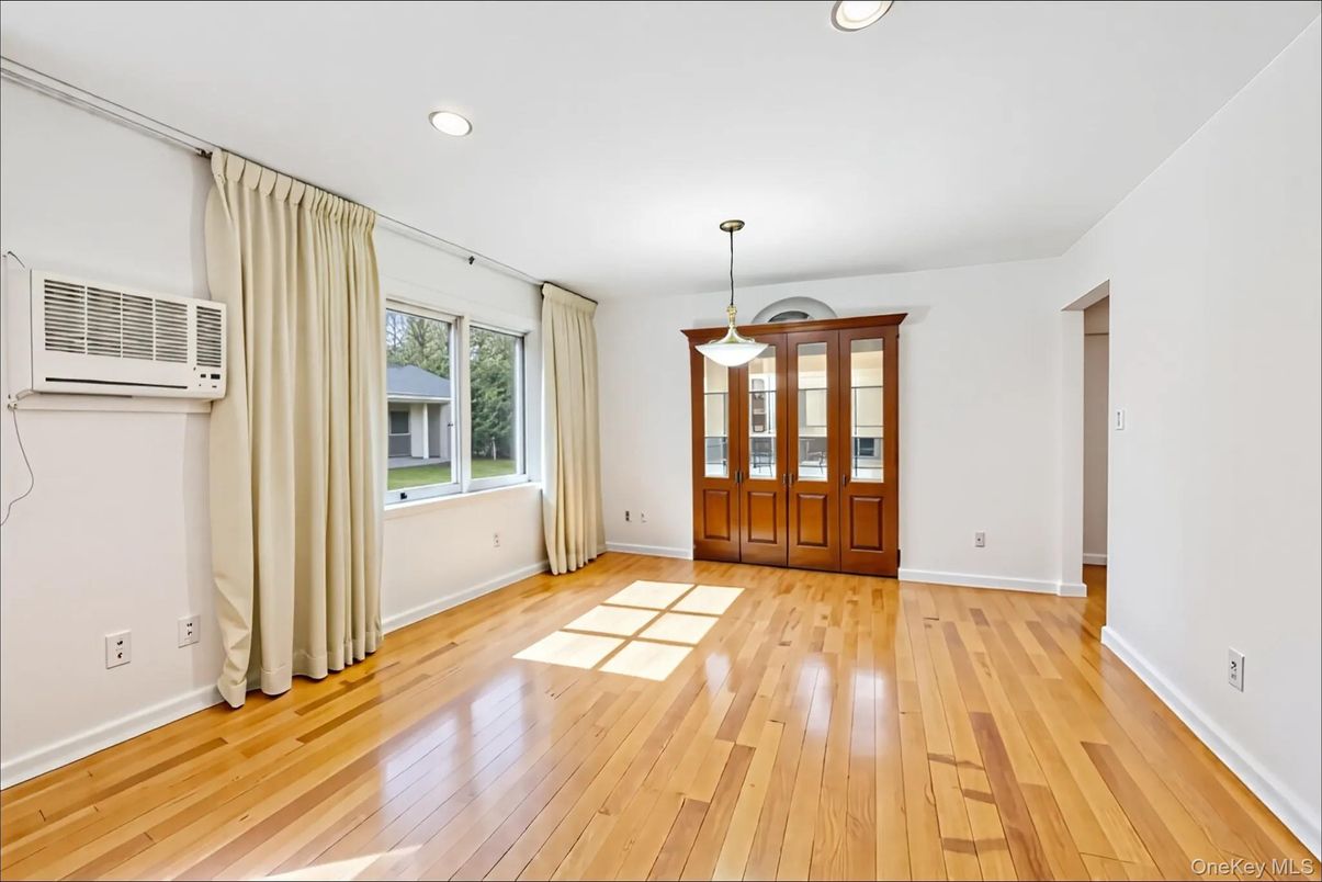 Empty room, Interior, Pendant Lights, Recessed Lighting, Wood Texture Flooring