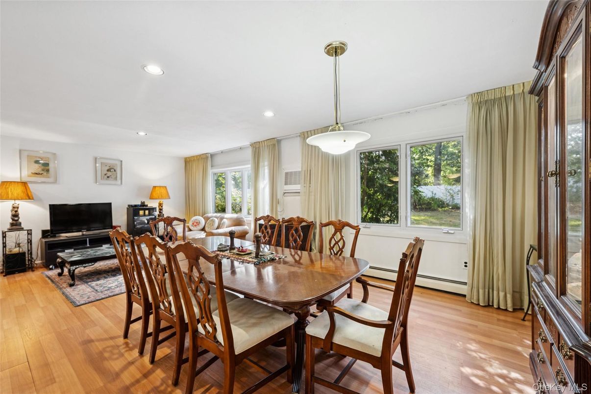 Dining room, Interior, Pendant Lights, Recessed Lighting, Wood Texture Flooring