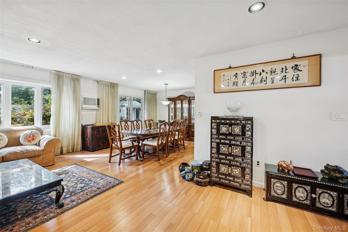 Dining room, Interior, Pendant Lights, Recessed Lighting, Wood Texture Flooring