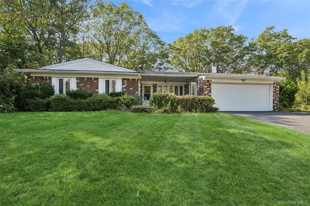 Attached, Exterior, Facade, Brick Facade, Ranch