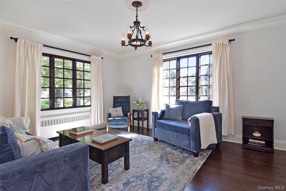 Chandelier, Interior, Living room, Wood Texture Flooring