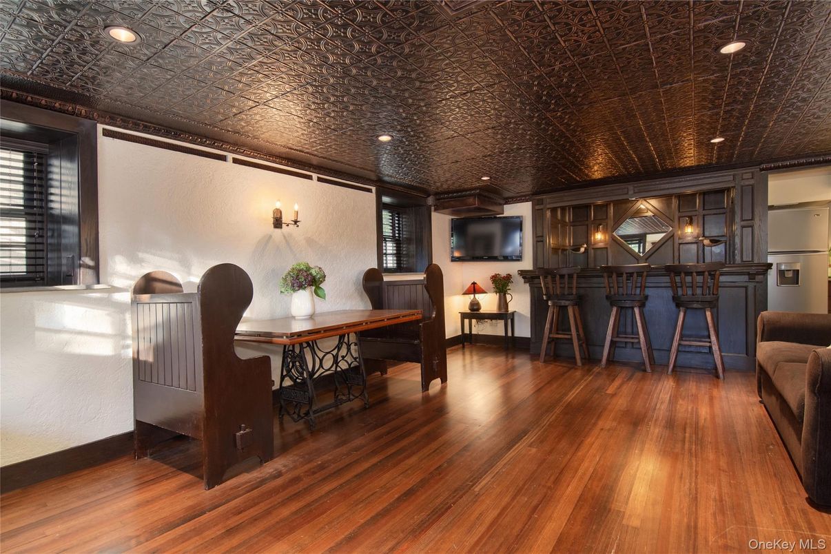 Dining room, Interior, Recessed Lighting, Wood Texture Flooring