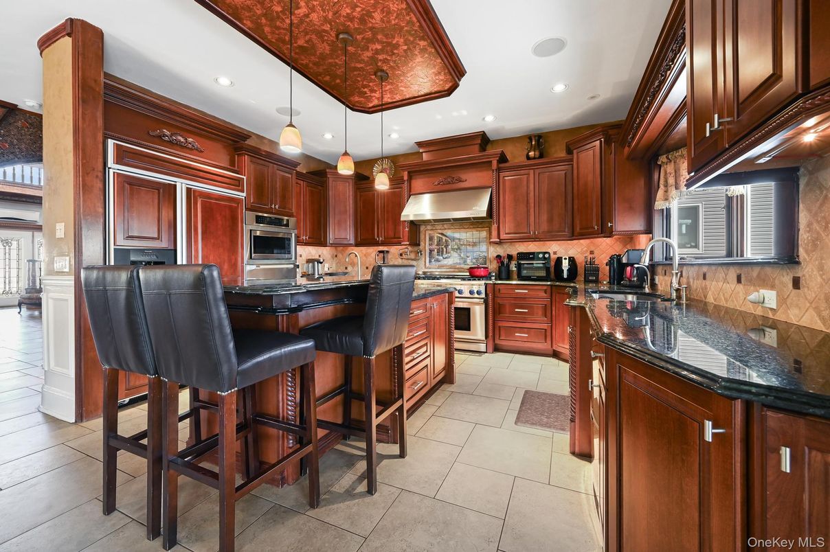 Interior, Kitchen, Pendant Lights, Recessed Lighting, Stainless Steel Appliances