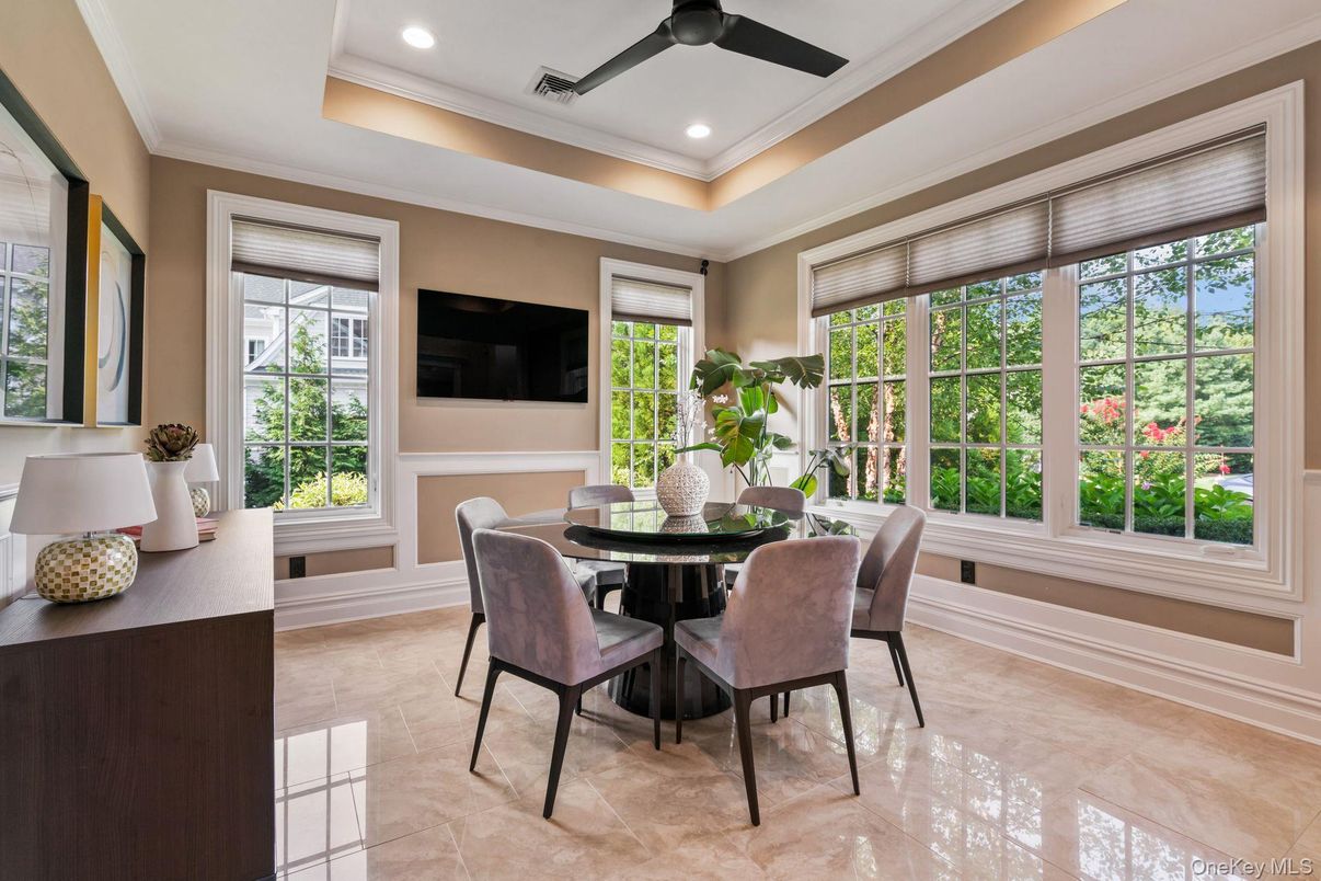 Dining room, Interior, Recessed Lighting