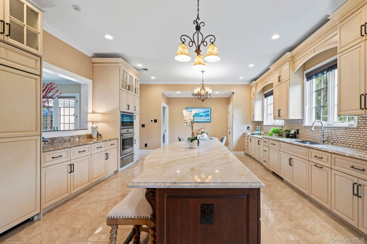 Chandelier, Interior, Kitchen, Recessed Lighting, Stainless Steel Appliances