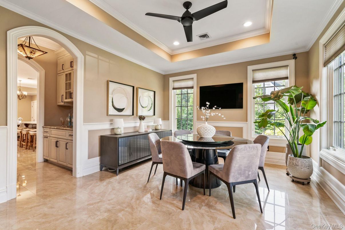 Dining room, Interior, Recessed Lighting