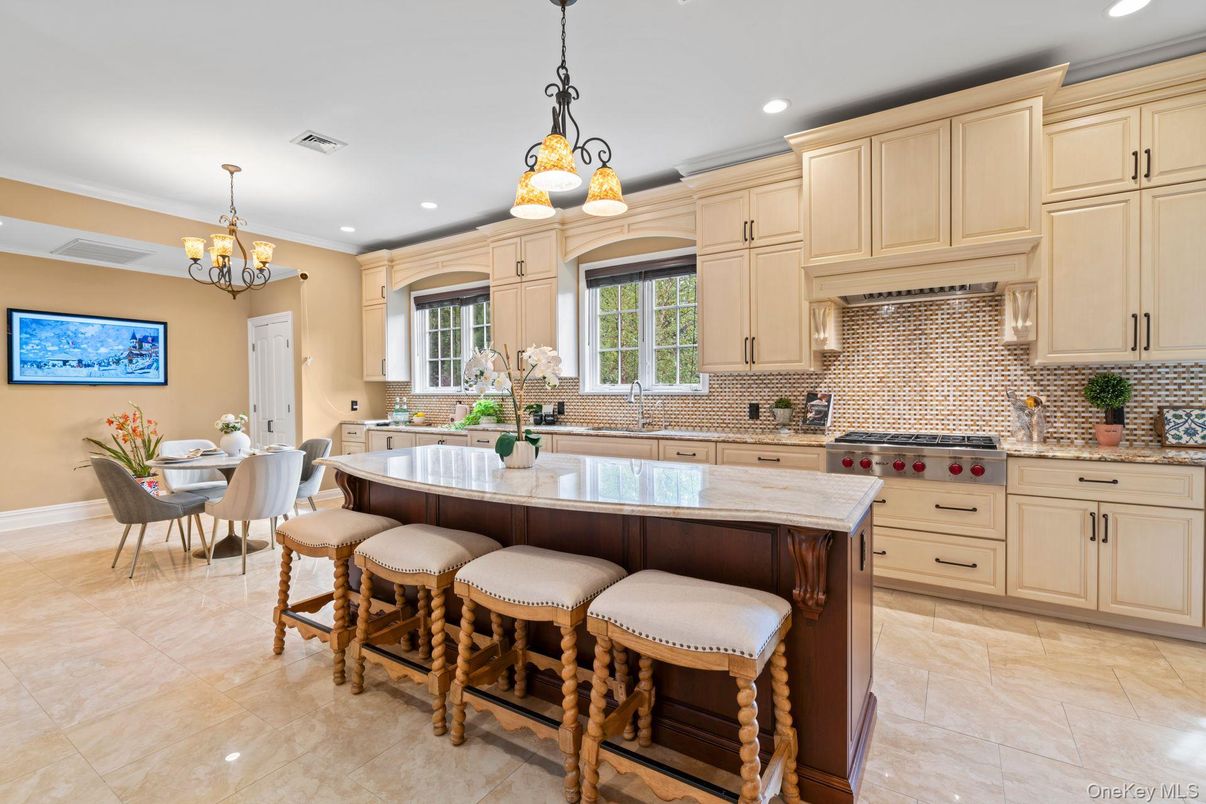 Chandelier, Dining room, Interior, Kitchen, Pendant Lights, Recessed Lighting, Stainless Steel Appliances