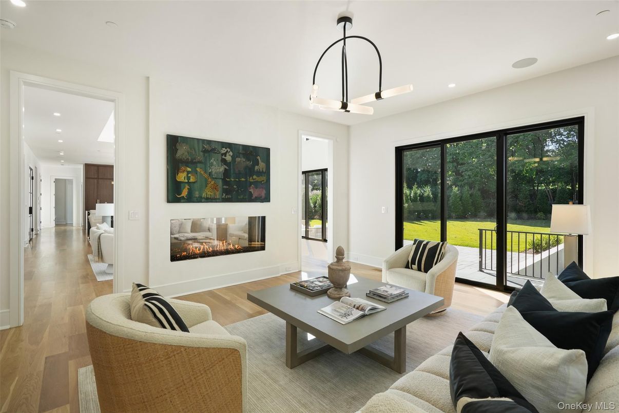 Fireplace, Interior, Living room, Pendant Lights, Recessed Lighting, Wood Texture Flooring