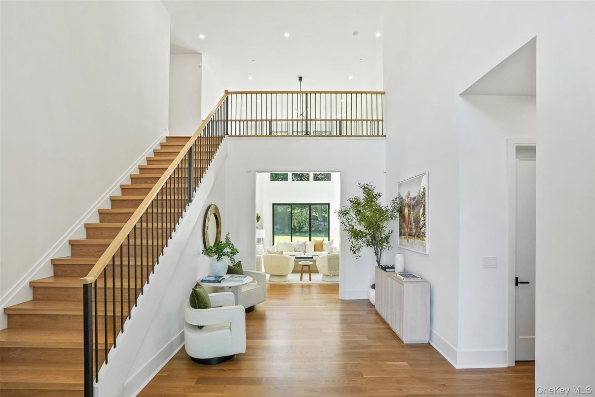 Interior, Living room, Pendant Lights, Recessed Lighting, Wood Texture Flooring
