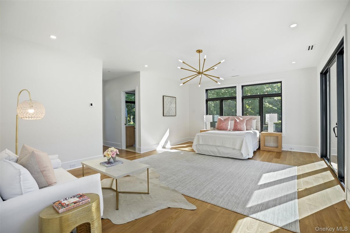 Bedroom, Interior, Living room, Pendant Lights, Recessed Lighting, Wood Texture Flooring