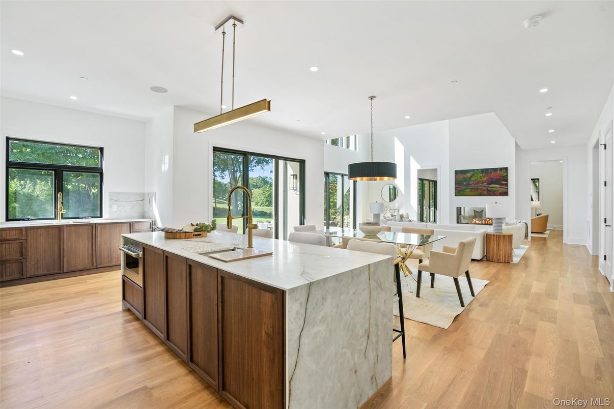 Dining room, Interior, Kitchen, Living room, Pendant Lights, Recessed Lighting, Wood Texture Flooring