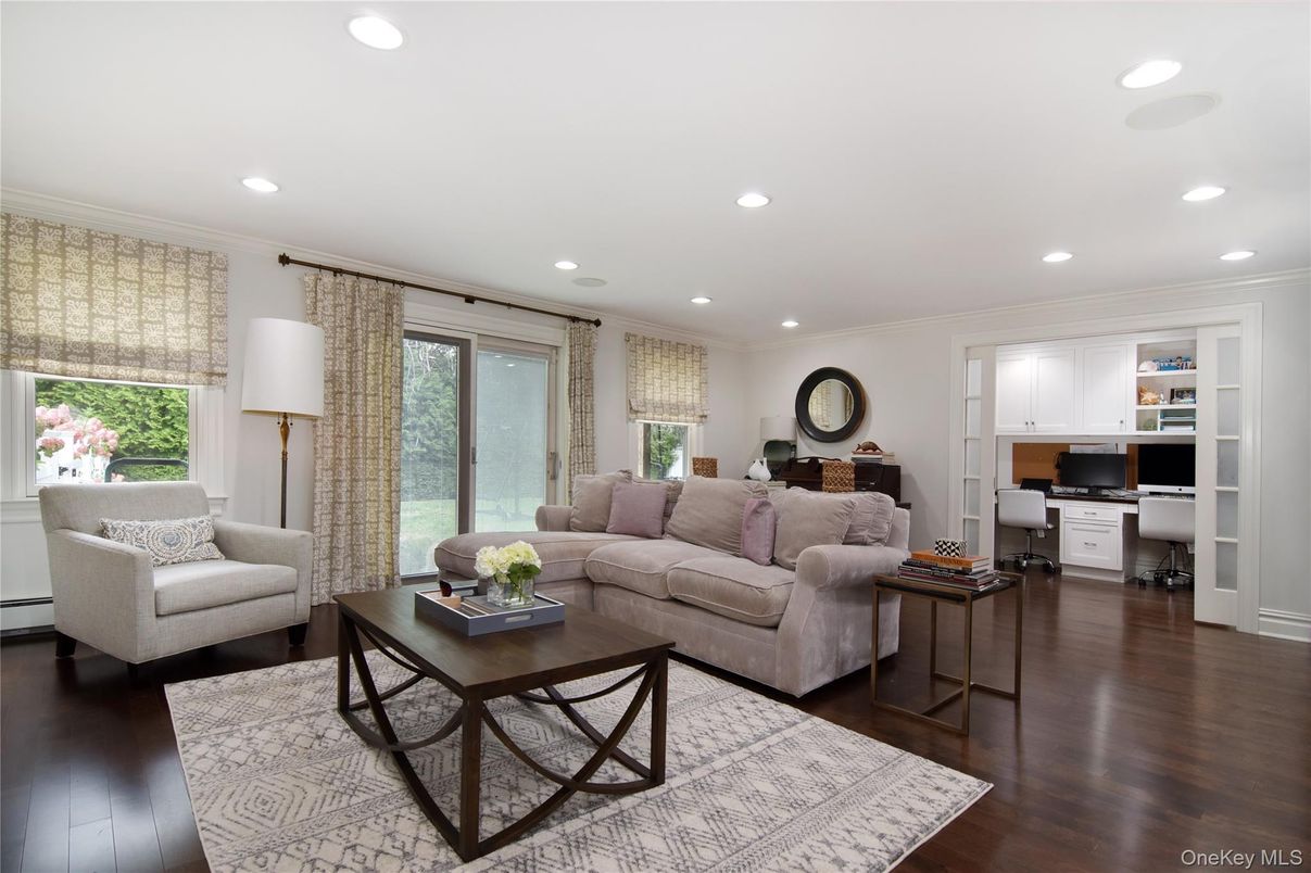 Interior, Living room, Recessed Lighting, Wood Texture Flooring