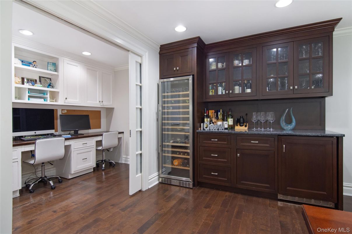 Home Office, Interior, Recessed Lighting, Wood Texture Flooring