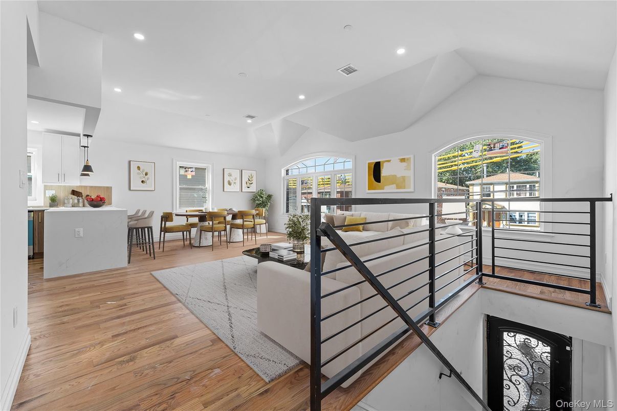 Dining room, Interior, Kitchen, Pendant Lights, Recessed Lighting, Wood Texture Flooring