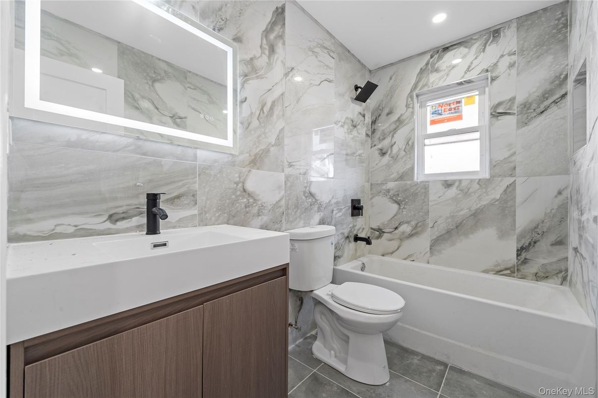 Bathroom, Interior, Marble Walls, Recessed Lighting