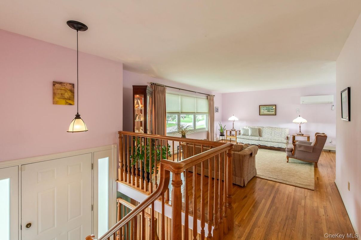 Interior, Living room, Pendant Lights, Wood Texture Flooring