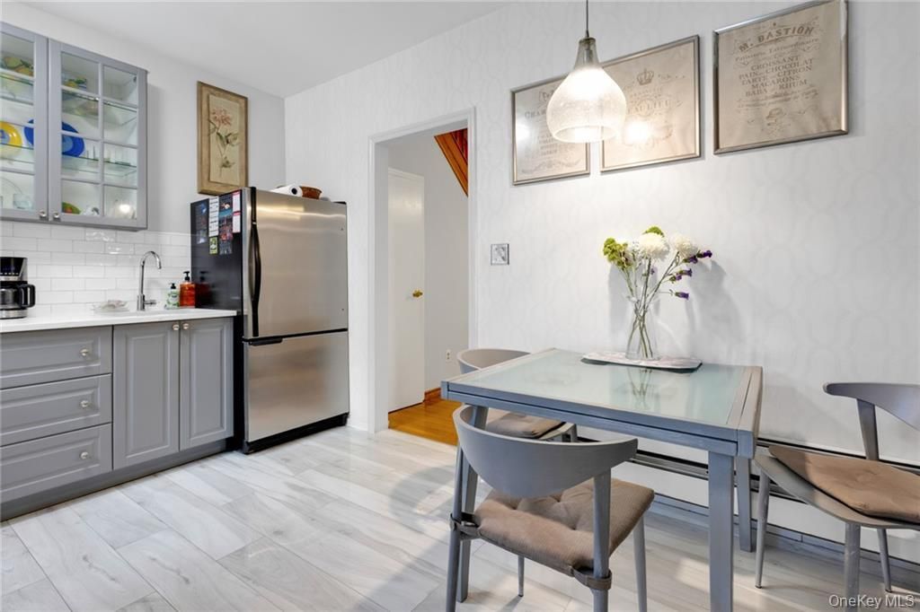 Dining room, Interior, Kitchen, Pendant Lights, Wood Texture Flooring