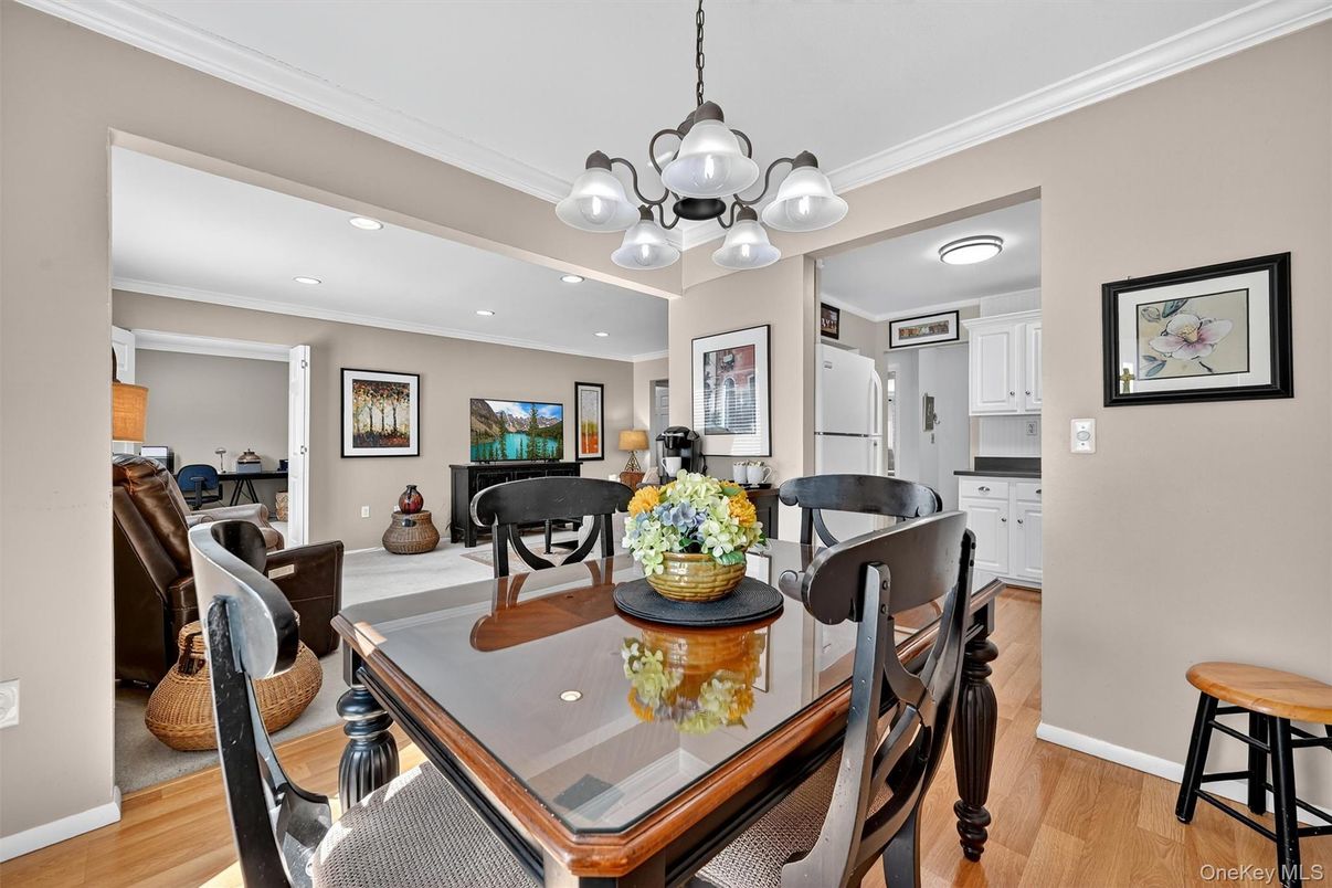 Dining room, Interior, Living room, Recessed Lighting, Wood Texture Flooring