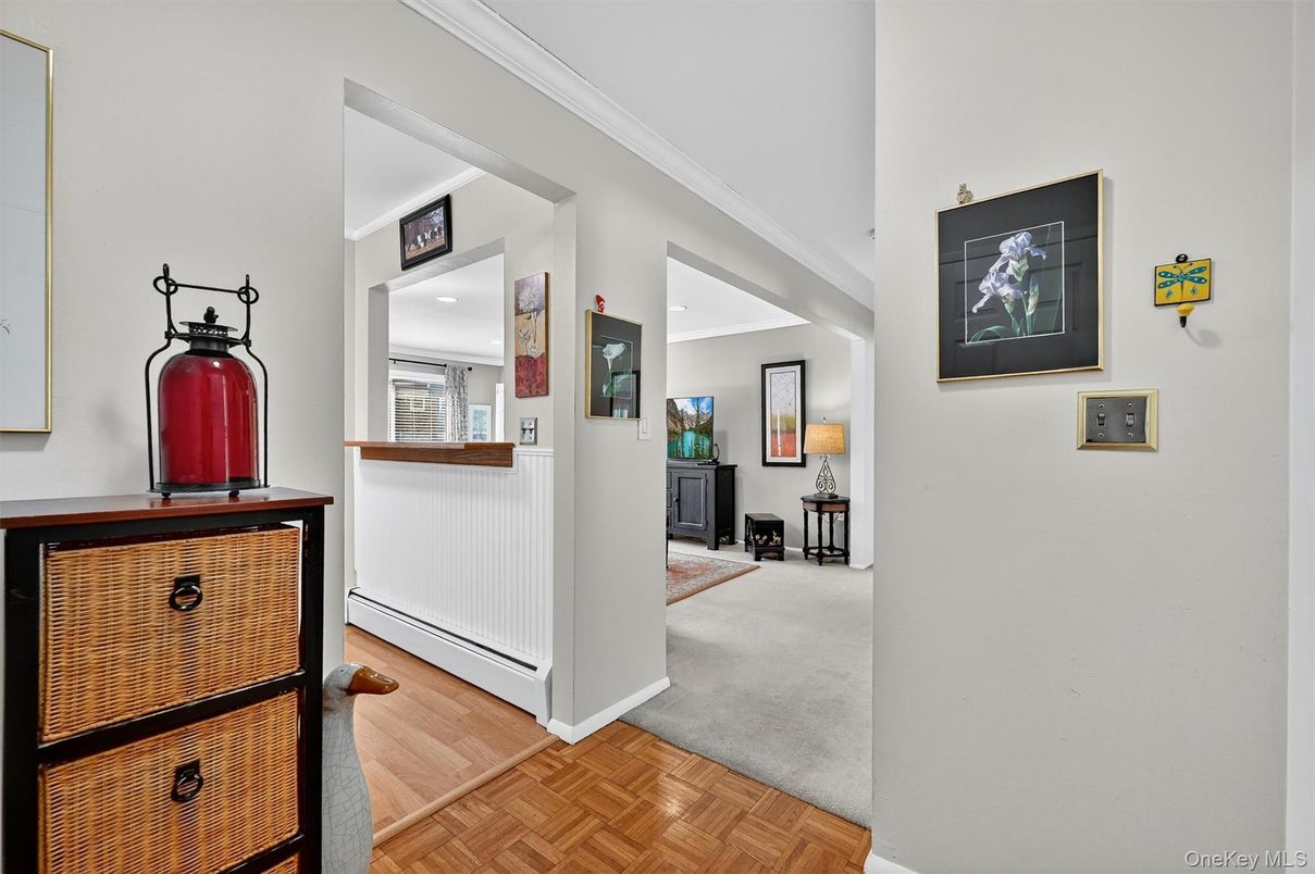 Fitness Equipment, Interior, Recessed Lighting, Wood Texture Flooring