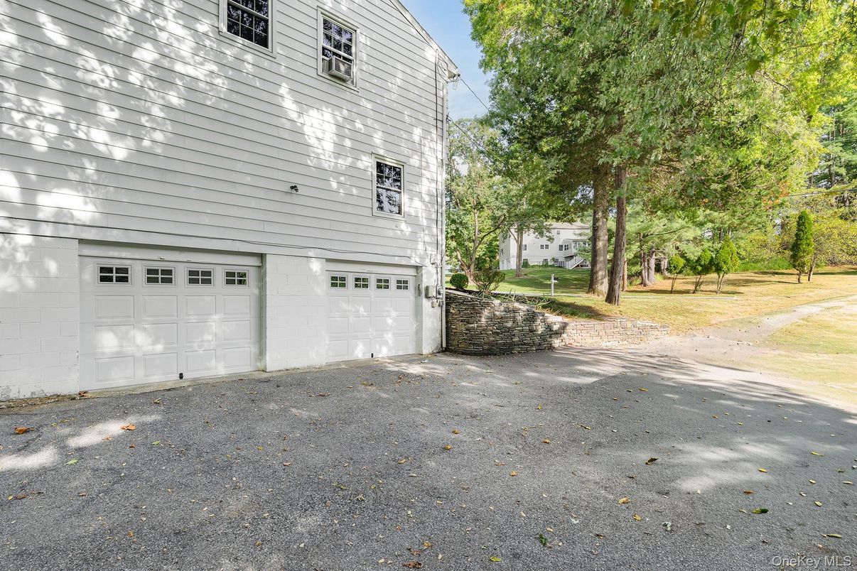Detached Garage, Exterior