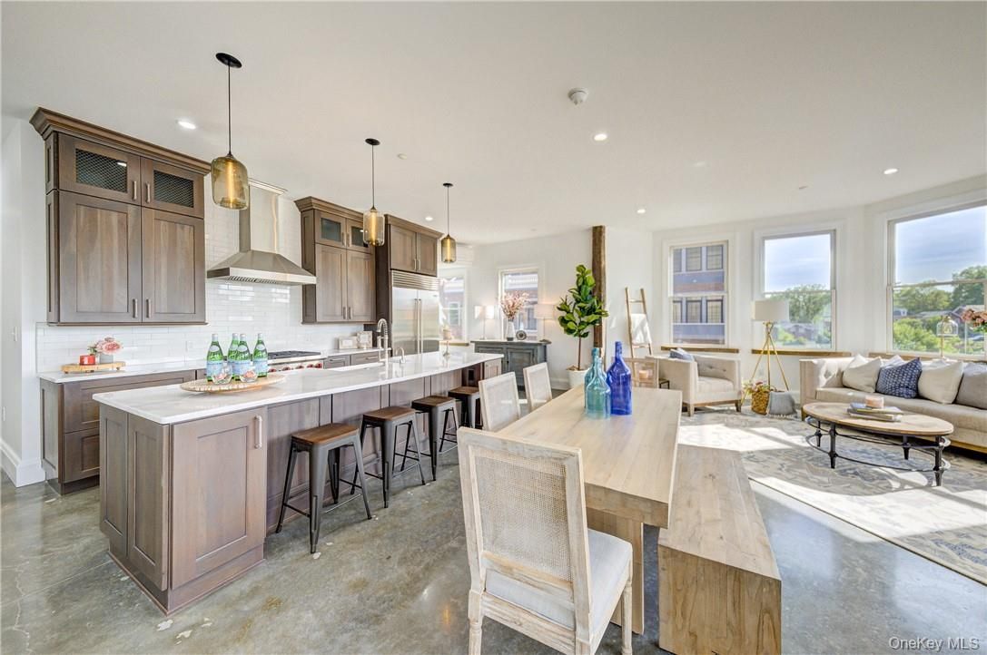 Interior, Kitchen, Living room, Pendant Lights, Recessed Lighting, Stainless Steel Appliances