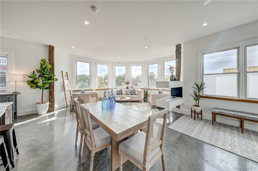 Dining room, Interior, Living room, Recessed Lighting