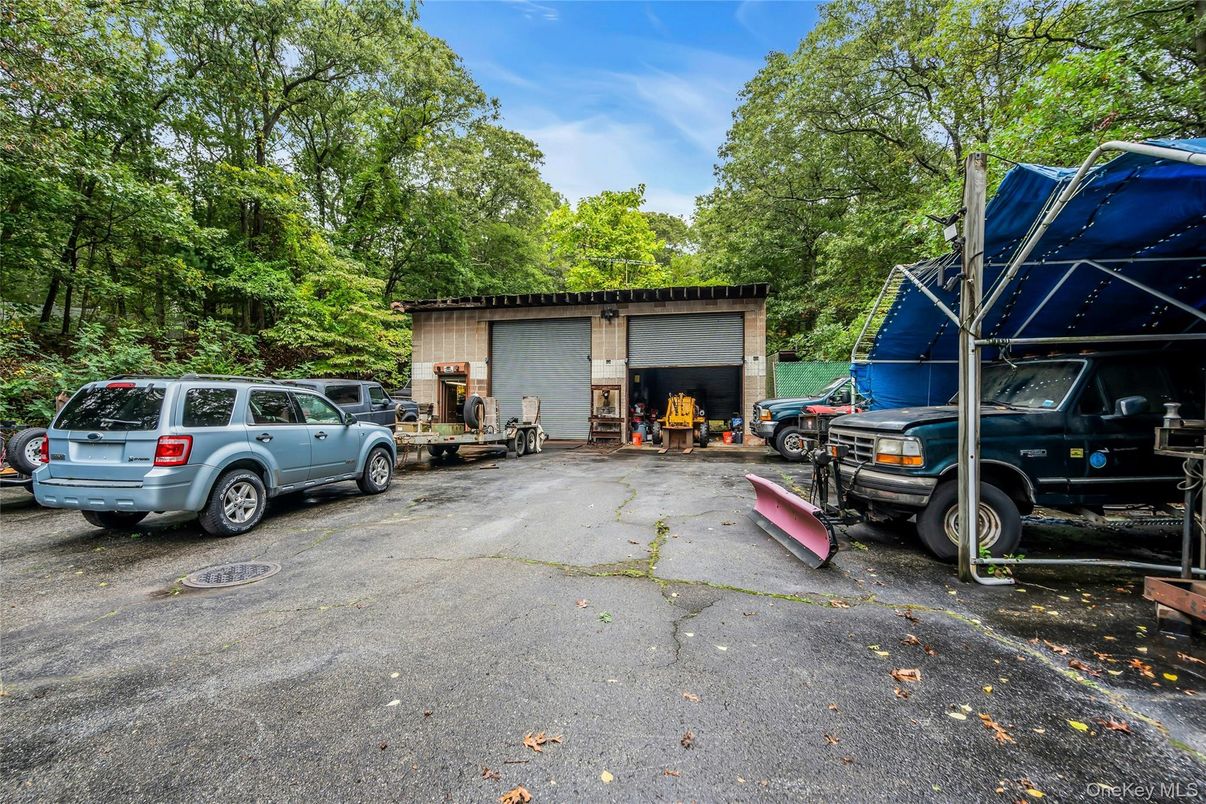 Detached Garage, Exterior