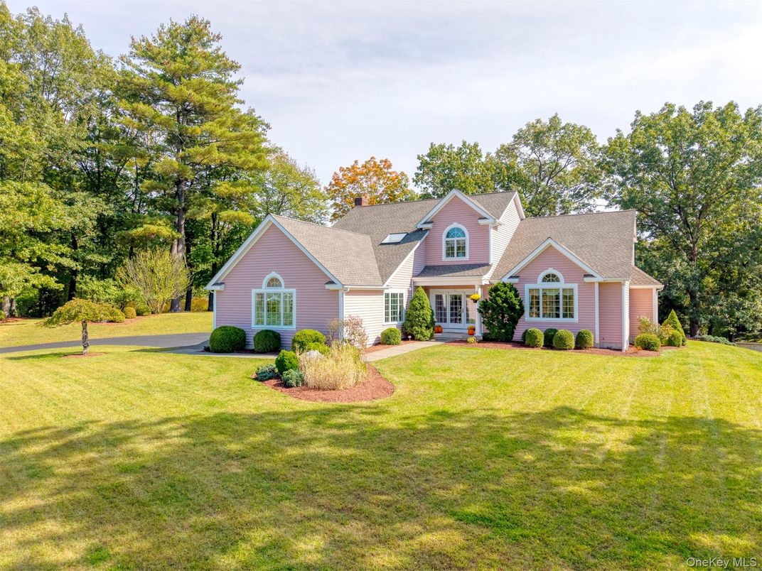 Backyard, Exterior, Facade, Cape Cod