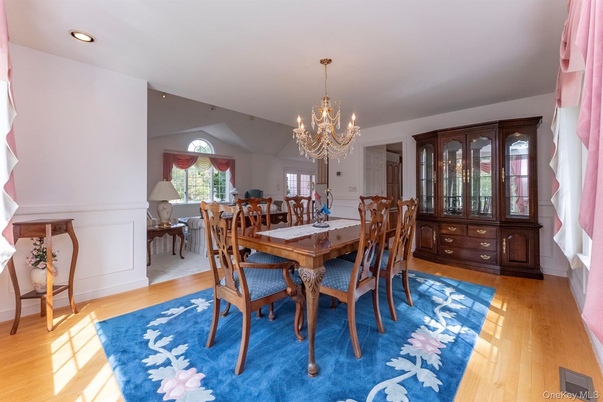 Chandelier, Dining room, Interior, Recessed Lighting, Wood Texture Flooring