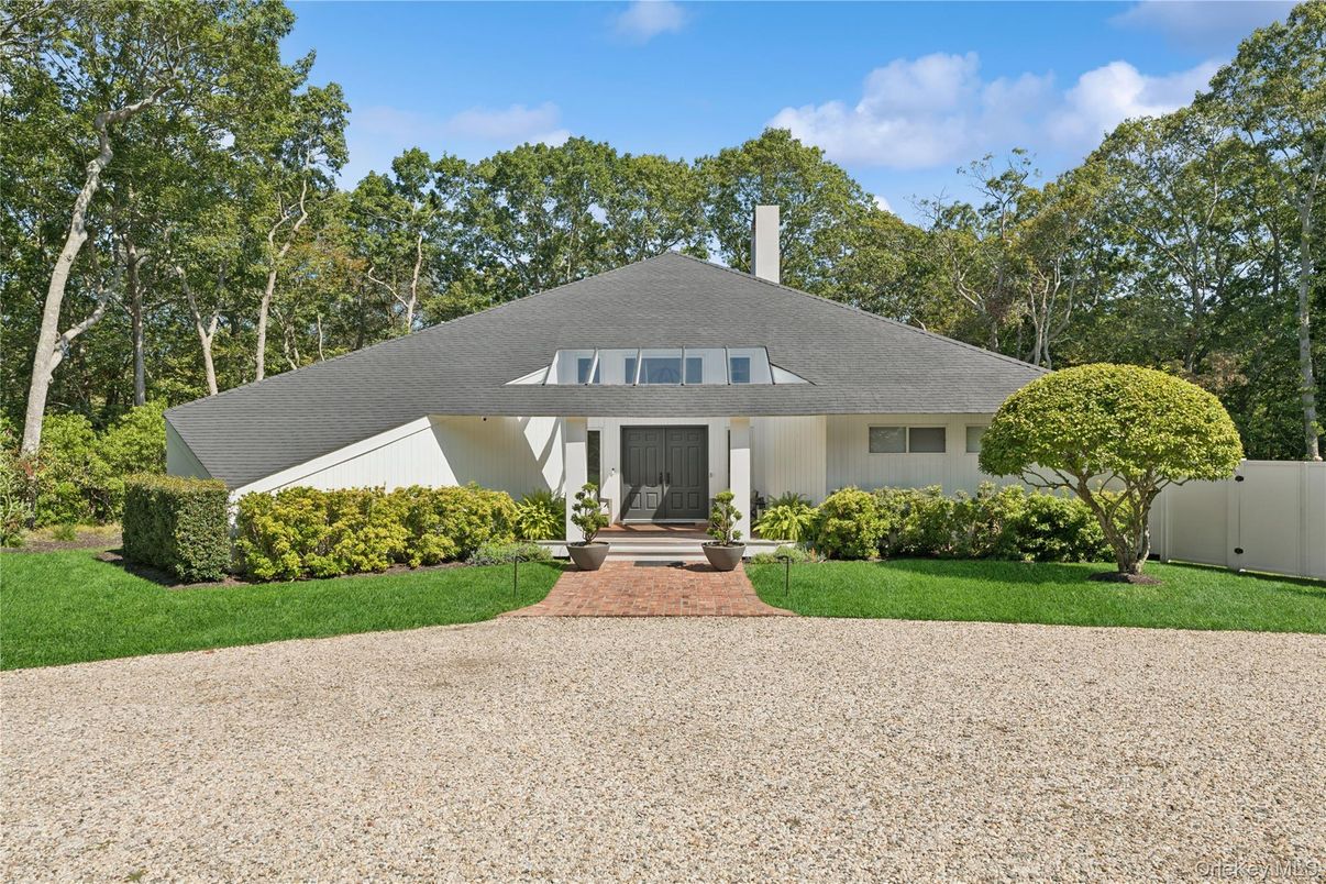 Backyard, Exterior, Facade, Ranch
