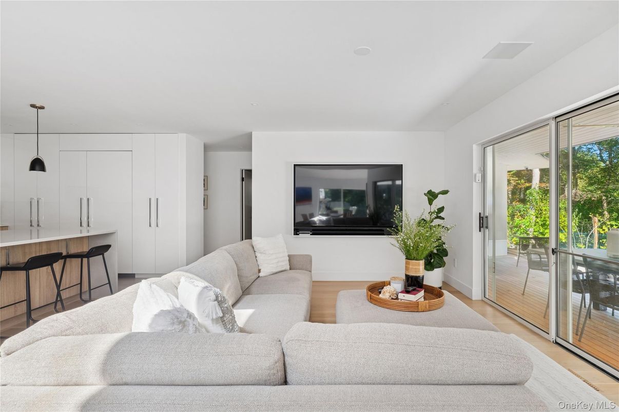 Interior, Living room, Pendant Lights, Wood Texture Flooring