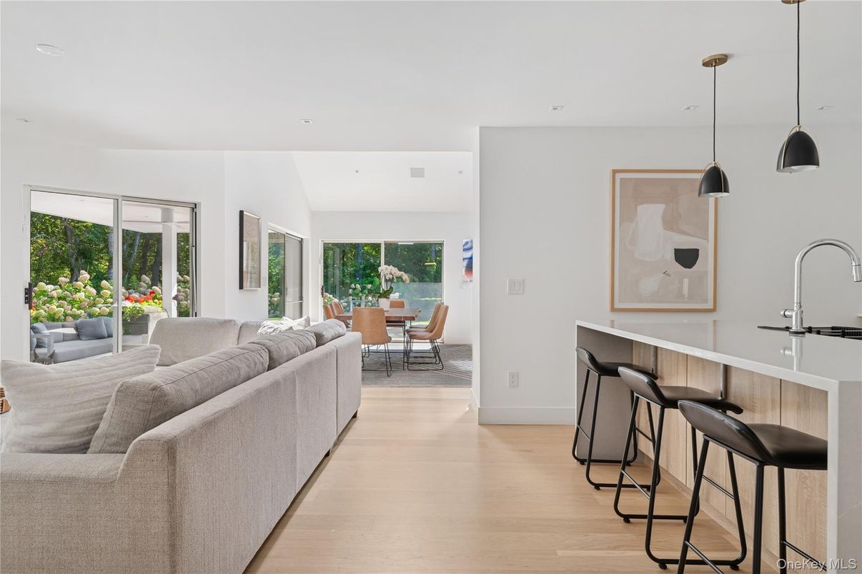 Dining room, Interior, Living room, Pendant Lights, Recessed Lighting, Wood Texture Flooring