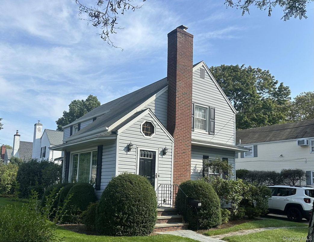 Exterior, Facade, Brick Facade, Farmhouse