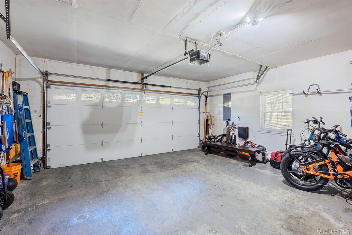 Fitness Equipment, Garage, Interior
