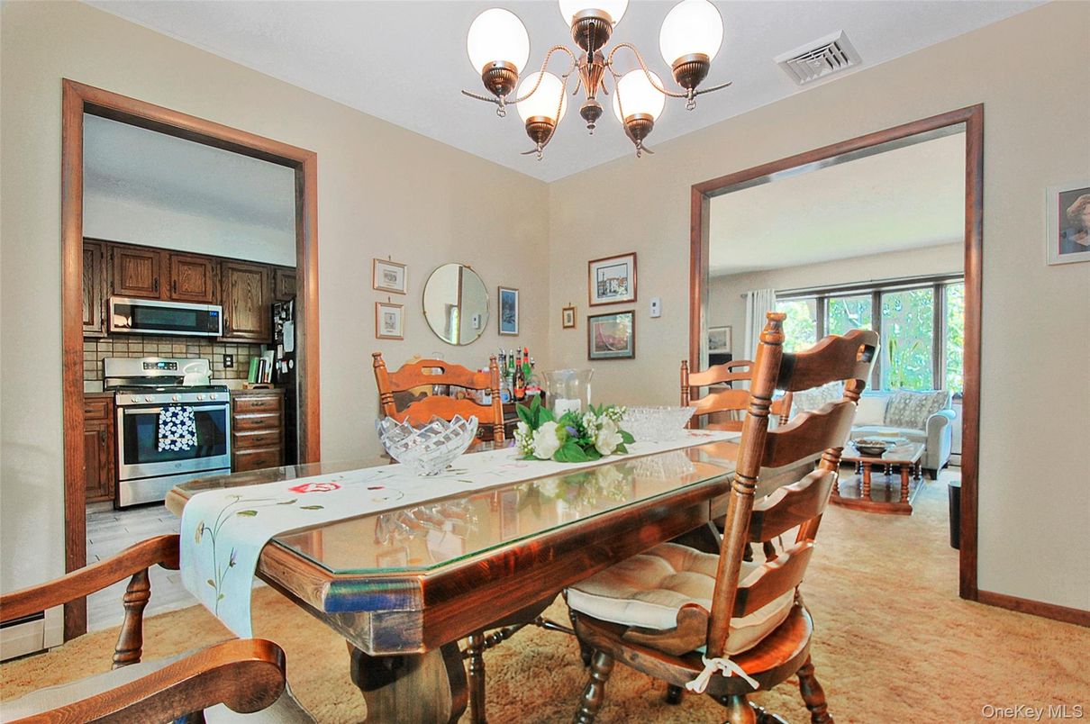 Chandelier, Dining room, Interior, Kitchen, Stainless Steel Appliances