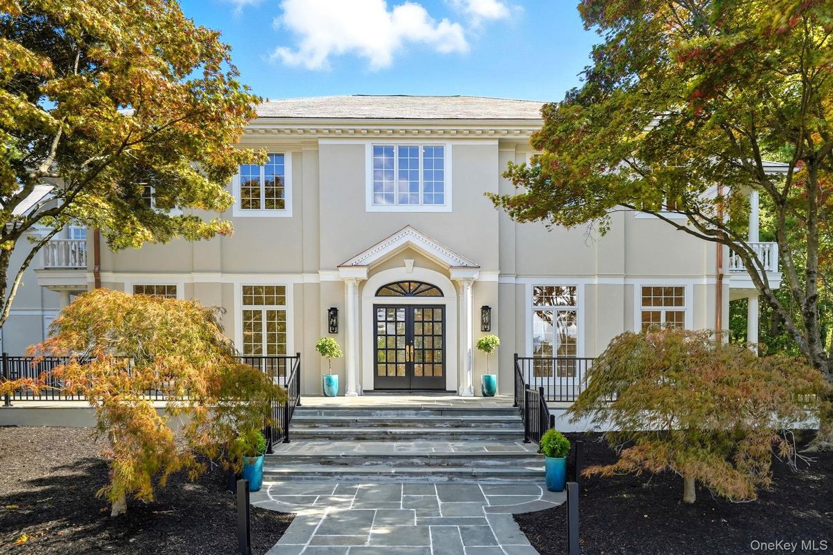 Exterior, Facade, Georgian