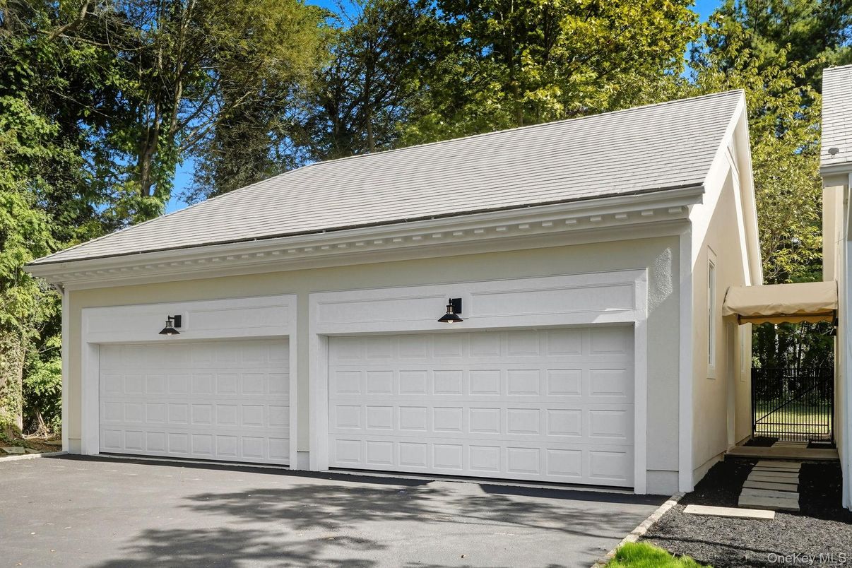 Detached Garage, Exterior