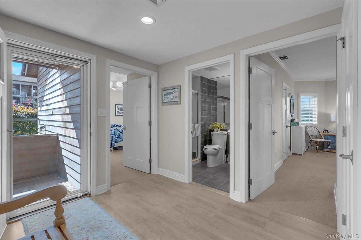 Bathroom, Interior, Recessed Lighting, Wood Texture Flooring